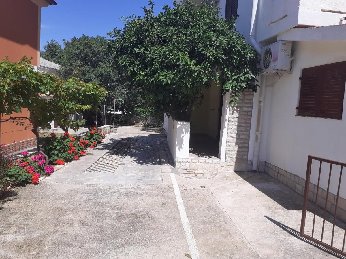 Apartmani Karuza Novalja Kültér fotó